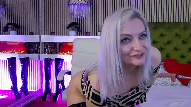 ladytouch (F milf) - 🔥 Hot ANAL Show 🍑