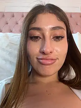 honeyymoonn_ (F teen) - Spread pussy, show my Clit