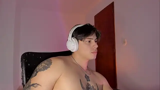 giordano_russo - Giordano_Russo's free webcam - UK Sex Cams