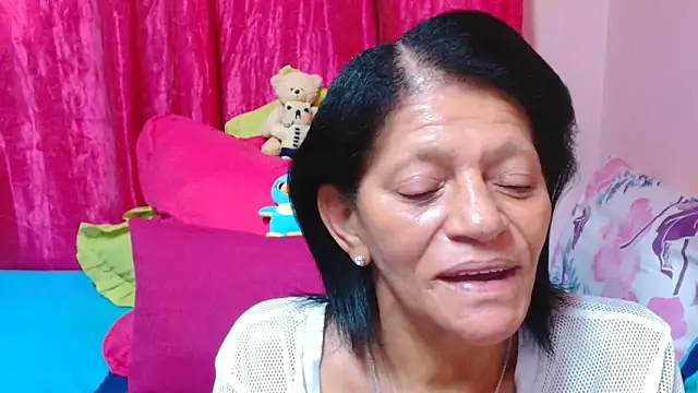 sluttyroxy - SLUTTYROXY's free webcam - UK Sex Cams