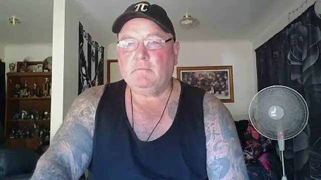 kinkyblueyes69 (M mature) - GET NUDE