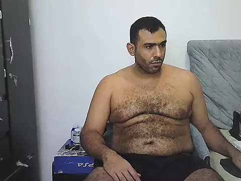 alphalatinobear - AlphaLatinoBear's free webcam - UK Sex Cams