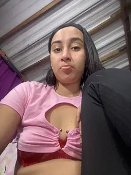 Webcam Model (RAKEL37)  is live.Free join now!