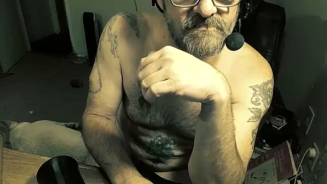 mrbiggintx (M mature) - Stroke that cock DaDDY!!!