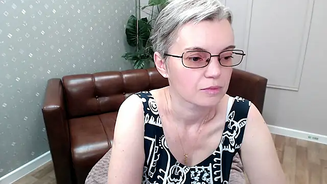 cutie_erikaa1 - Cutie_Erikaa1's free webcam - UK Sex Cams