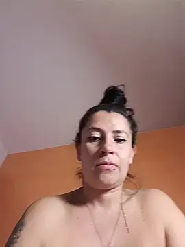 kiaraevans2 - KiaraEvans2's free webcam