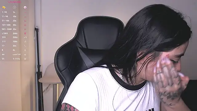 val_bardot - Val_bardot's free webcam - UK Sex Cams