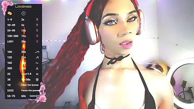 lucyangel_11 - Lucyangel_11's free webcam - UK Sex Cams