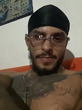 liyamjunior - Liyamjunior's free webcam - UK Sex Cams