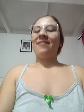 Webcam Model (selena_gomez2)  is live.Free join now!