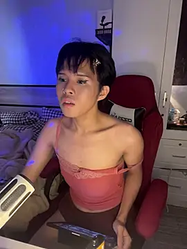 plaxtique - Plaxtique's free webcam - UK Sex Cams