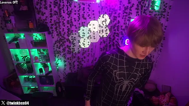 twinkben (M twink) - SHOW DICK + ABS