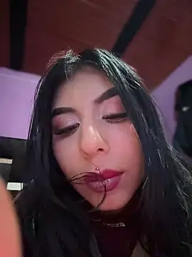 ary_11 - Ary_11's free webcam - UK Sex Cams