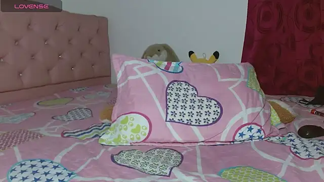 emily_littesweet - Emily_littesweet's free webcam - UK Sex Cams