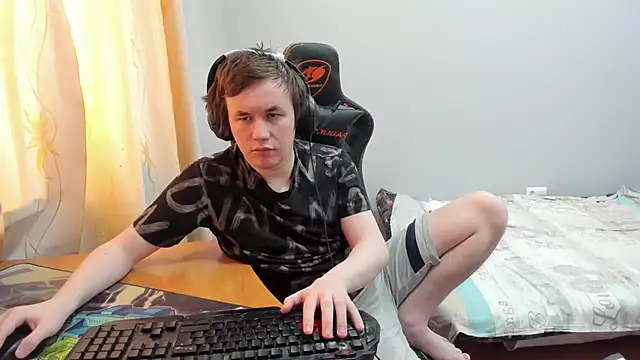 iliaskrislove - Iliaskrislove's free webcam - UK Sex Cams