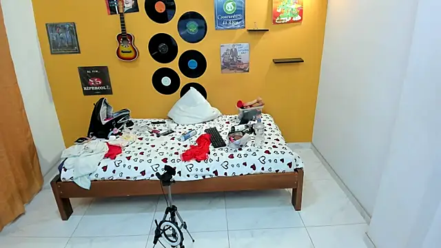 meisevil77 - Meisevil77's free webcam - UK Sex Cams