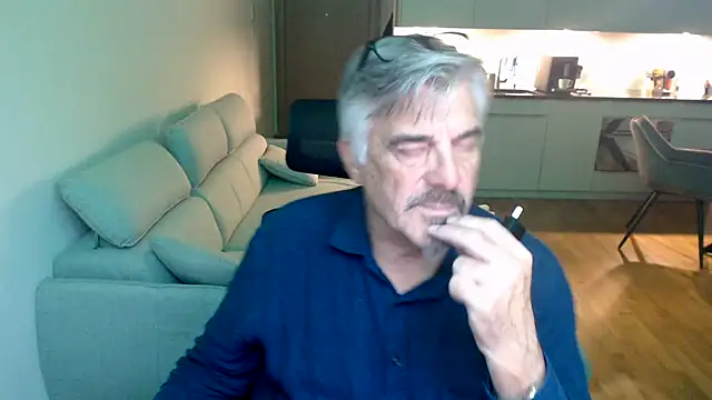 budapest1958 (M grandpa) - Squirt in Pants (need Time)