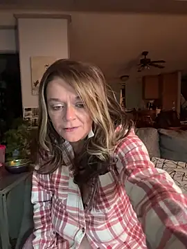 cowgirlc Live Webcam on Stripchat