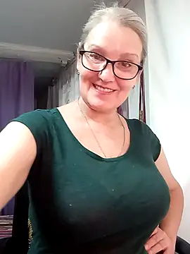 irinamaux - Irinamaux's free webcam - UK Sex Cams