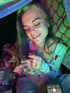 ittybittymeryssa - Ittybittymeryssa's free webcam