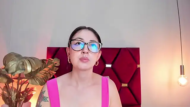 emilywatsonn - Emilywatsonn's free webcam