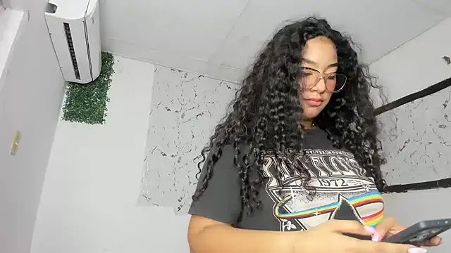 emily_stars1 - Emily_stars1's free webcam - UK Sex Cams