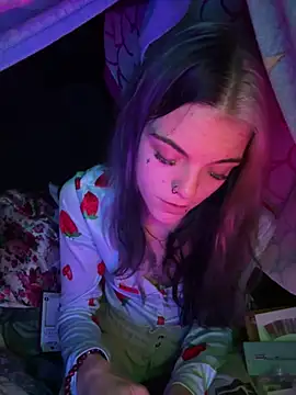 ittybittymeryssa - Ittybittymeryssa's free webcam - UK Sex Cams