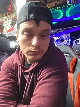 twistafatpipe - Twistafatpipe's free webcam - UK Sex Cams