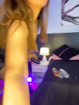 Webcam Model (ViennaMilf)  is live.Free join now!