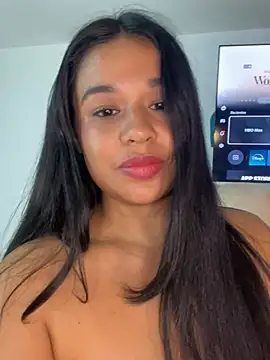 Webcam Model (Aitana98_)  is live.Free join now!