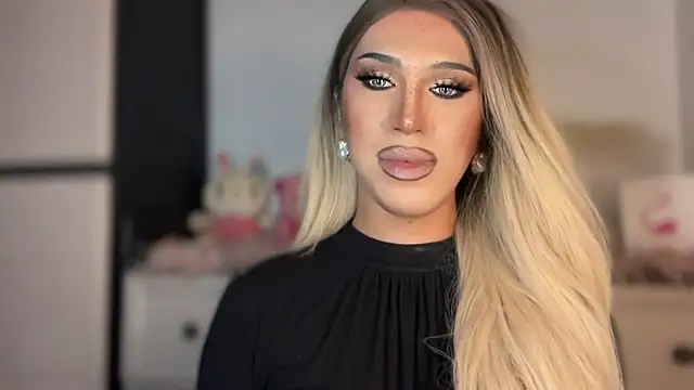 ts_glamxx - Ts_glamxx's free webcam - UK Sex Cams