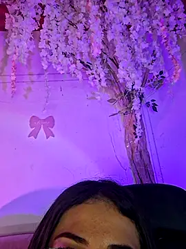 Webcam Model (chloebrownn03)  is live.Free join now!