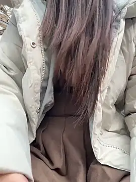 molly-xiao (F milf) - 户外商场全裸上半身揉捏大奶子一分钟