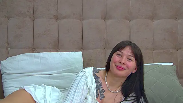 AlexandraBloom webcam