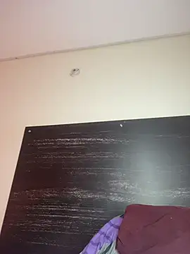 Webcam Model (sharlot24)  is live.Free join now!