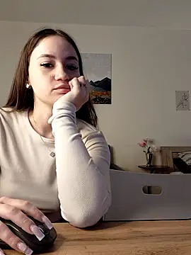 MayaGlow Live Webcam on Stripchat