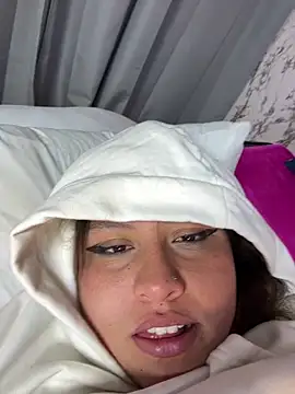 larissa_antonella - Larissa_Antonella's free webcam - UK Sex Cams