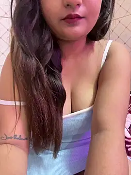 Curvy_Anaya