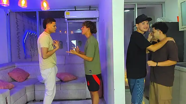 Welcome to harry house come to have fun with us we are harry,rick,myke, jordan, alex and pablo 