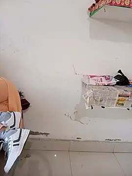 Webcam Model (Sarita-school)  is live.Free join now!