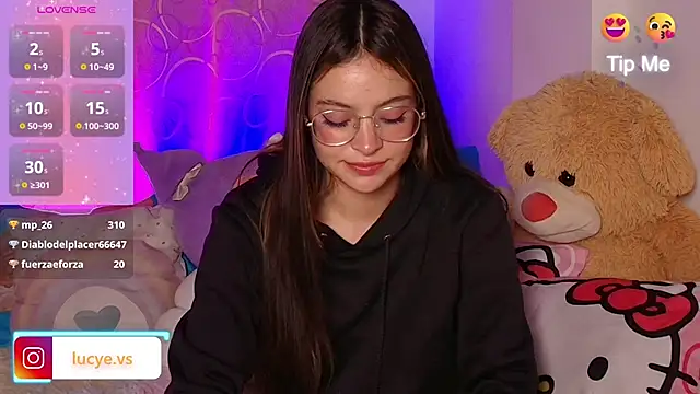 lucyevans_ - LucyEvans_'s free webcam