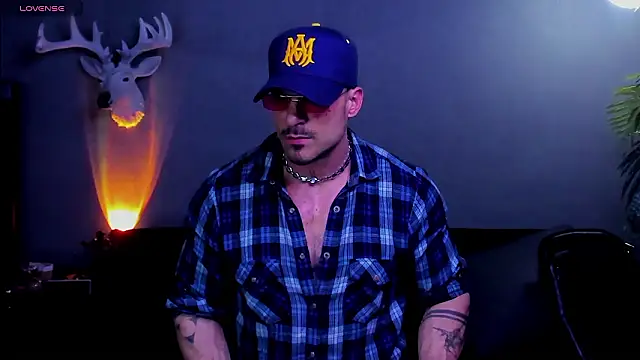 dennis_cox1 - Dennis_cox1's free webcam