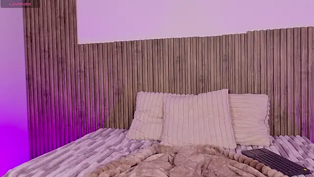 zoeaniston - ZoeAniston's free webcam