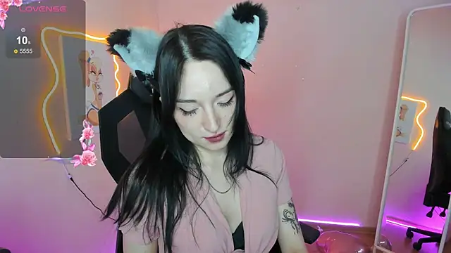 aliceeinwonderlanddd - AliceeinWonderlanddd's free webcam - UK Sex Cams