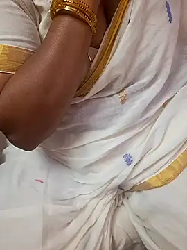 tamil_ammani (F milf) - Boobs show😜😜😝🥰🔥🔥🔥