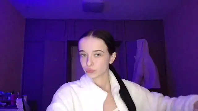 Emilia_Light webcam