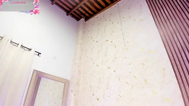 jimenawhite (F young) - SHOW BOOBS + SPIT