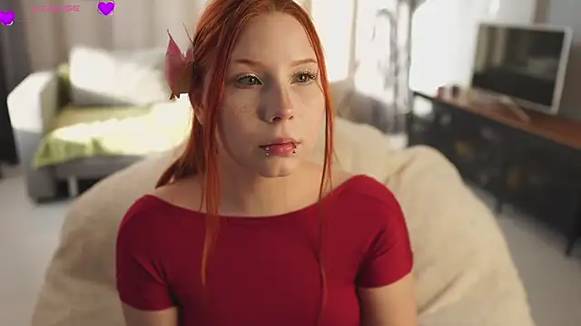 loraineklinger (F teen) - Pinch my nipples