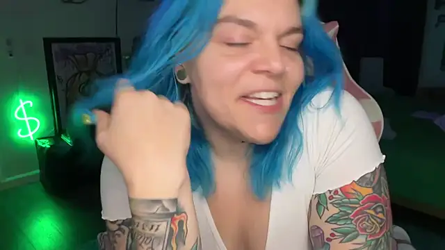 CherryBombBomb webcam