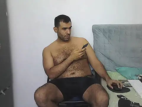 AlphaLatinoBear webcam